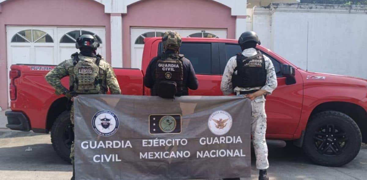 Autoridades que participaron en el operativo
