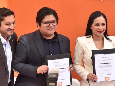 Gibrán Ramírez se registra en Movimiento Ciudadano como candidato a diputado federal