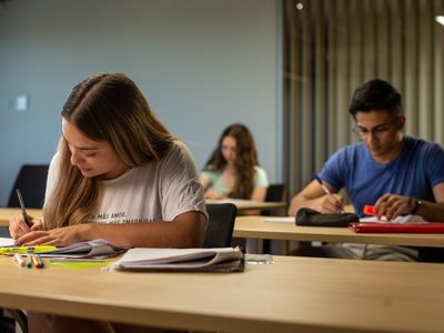 Pan American Energy abrió la convocatoria de su programa de Becas Universitarias para estudiantes neuquinos