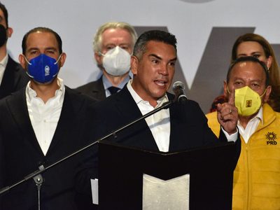 PRI, PAN y PRD celebran "triunfo" y cierran filas para "frenar los caprichos presidenciales"