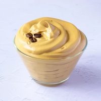 Delicioso postre dulce de café y sin harina