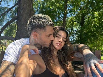 La China Suárez viaja sola con Mauro Icardi a Turquía: qué pasará con sus hijos