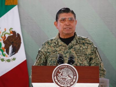 Luis Cresencio Sandoval aclara que Mexicana aun no tiene autorización para vender boletos