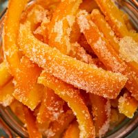 No tires las cáscaras de naranja: mirá cómo convertirlas en cascaritas confitadas, más naturales y caseritas