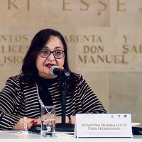 SCJN ampara a pareja de mujeres para registrar a su hijo con el apellido de ambas