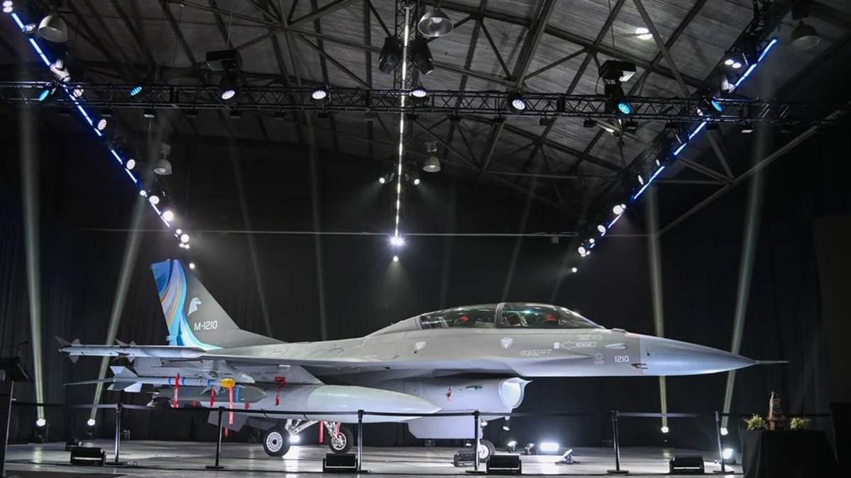 Los aviones F-16 que compro argentina pueden volar a 2-100 km/h