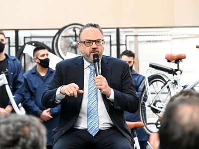 Matías Kulfas lanzó un plan de promoción de bicicletas eléctricas
