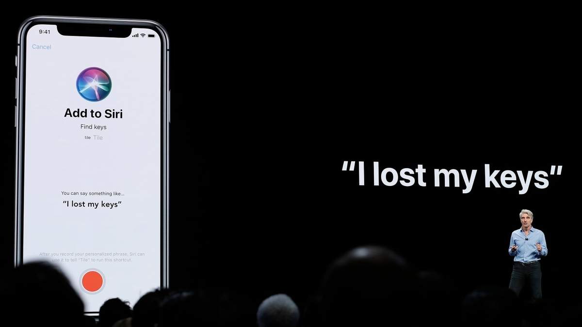 Craig Federighi, vicepresidenta senior de Ingeniería de Software de Apple, habla durante un anuncio de productos nuevos durante la Conferencia Mundial de Desarrolladores de Apple en San José, California, en 2018