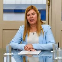 La intendenta de Plottier afirmó que "ni siquiera recibe una cuadra de asfalto" del Gobierno