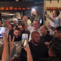 Messi en modo Maradona: a donde vaya lo siguen multitudes