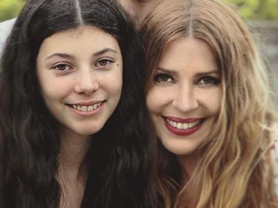 ¡No son de este planeta! Mónica Ayos y su hija nos conquistaron a todos con esta postal. ¡Bellezas!