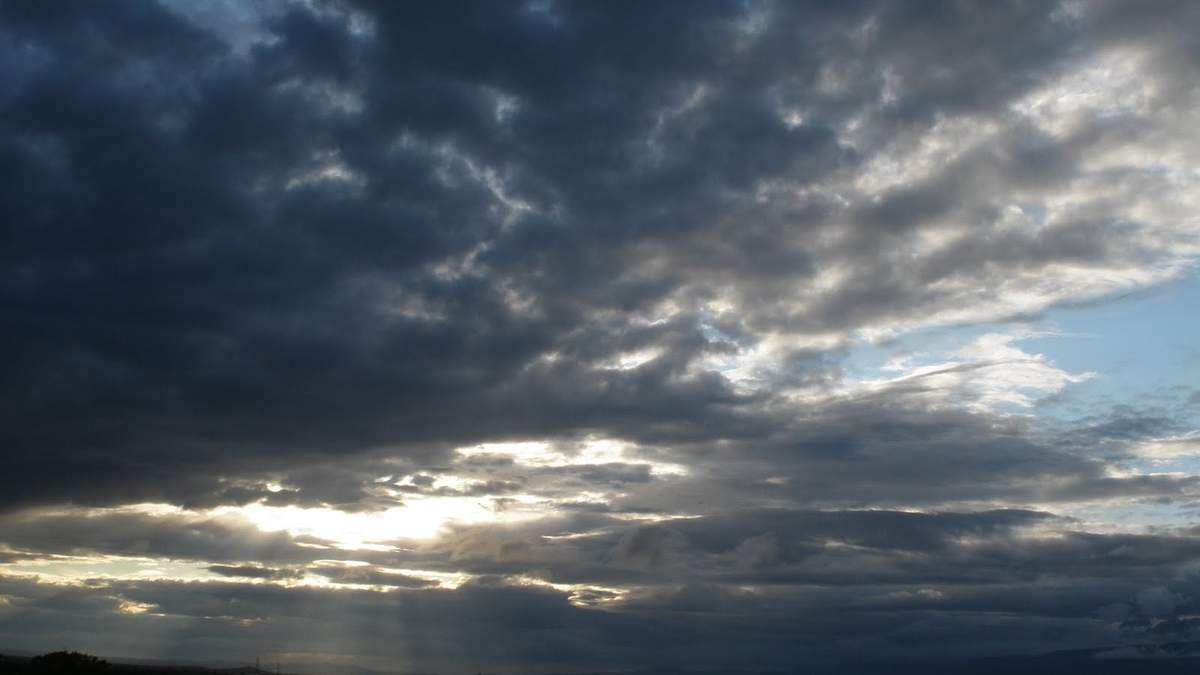El clima en Neuquén traerá un lunes con muchas nubes y algunas lluvias. Fuente: (Twitter)