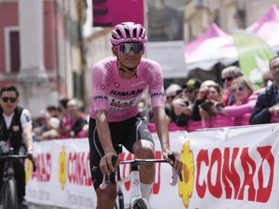 Isaac del Toro suma cuarto podio y continúa como líder en Giro de Italia después de 13 etapas