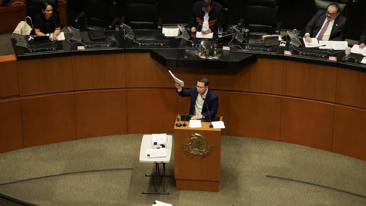 El senador panista, Ricardo Anaya durante sesión extraordinaria en el Senado