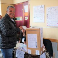 Rolando Figueroa votó en la Escuela 125: “Debemos ser muy prudentes en lo que viene”