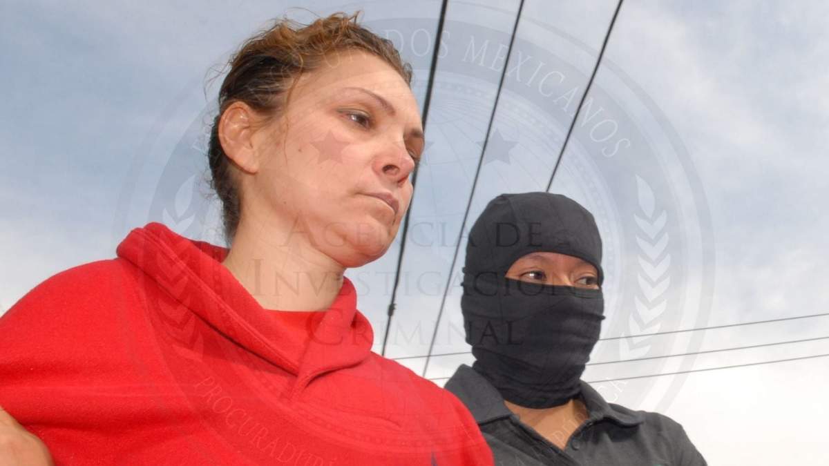 Traslado al Cefereso de Tepic, Nayarit, de María de los Ángeles Pineda, esposa del exalcalde de Iguala José Luis Abarca