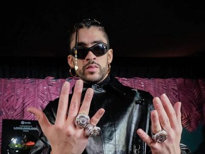 AMLO invita a Bad Bunny a dar un concierto en el Zócalo, pero advierte "no le podemos pagar"