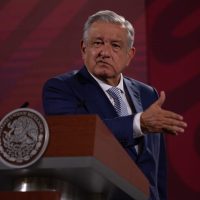 ¿Quieren destruir al Ejército?, cuestiona AMLO a quienes lo responsabilizan del caso Ayotzinapa