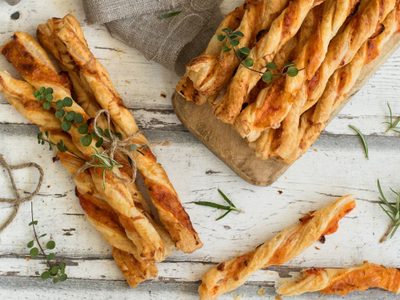 Palitos de hojaldre: crocantes y en 5 minutos, una receta ideal para la cena de estas Fiestas