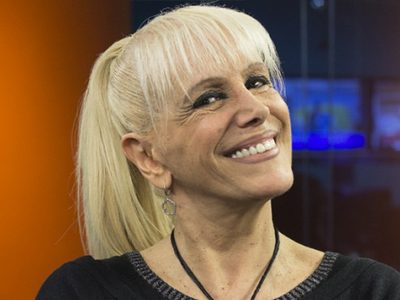 Instrumentos, grandes ventanales y chimenea: cómo es la casa de Valeria Lynch