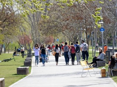 El Paseo de la Costa es el lugar donde las y los estudiantes festejan su día