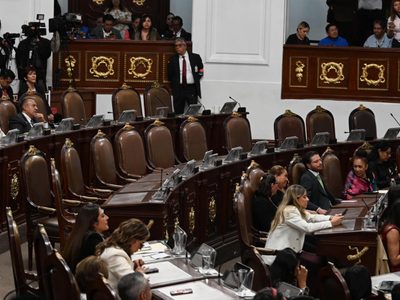 PAN arremete contra Brugada en su informe y abandona la sesión