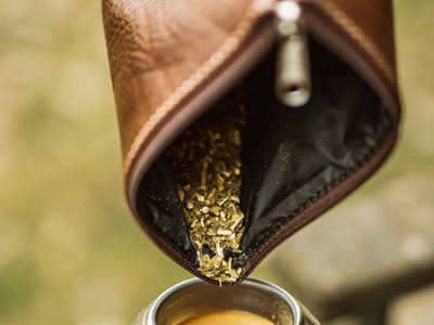 No tires el sachet de leche y reutilízalo en este práctico y superfácil yerbero
