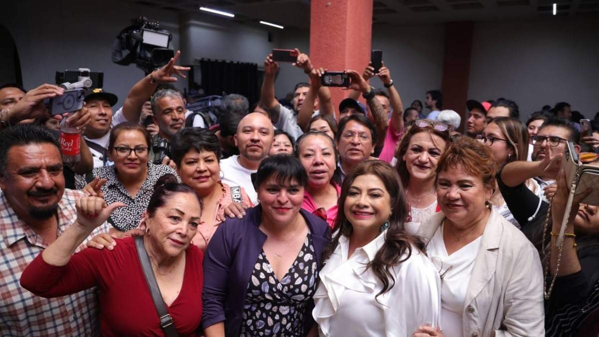 Clara Brugada con líderes de ambulantes