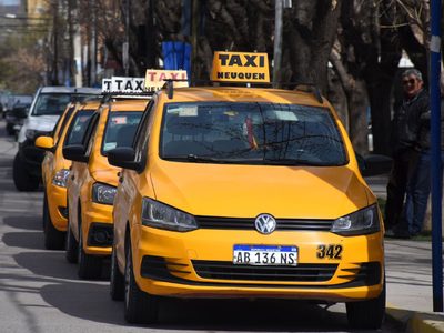 Golpe al bolsillo: este sábado aumentan la tarifa de taxis y remises en la Ciudad de Neuquén