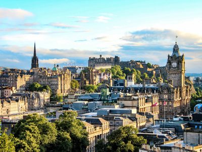 Vecinos de Cutral Co y Zapala se encuentran varados en Escocia tras ser estafados por una empresa de viajes