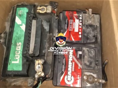 Varios demorados por intento de fuga y presunto robo de baterías de autos