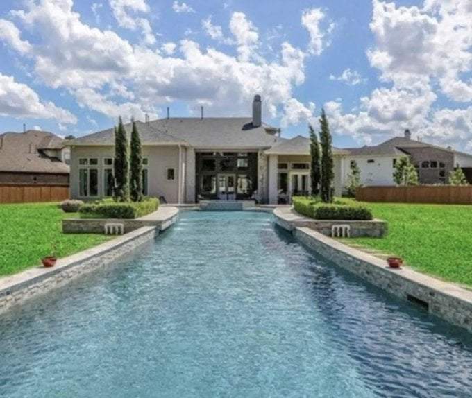 Casa donde vivía el hijo de AMLO, en Houston, Texas