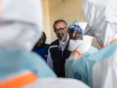 El brote de ébola deja ya 43 muertos y más de 263 casos confirmados en RDC y Uganda