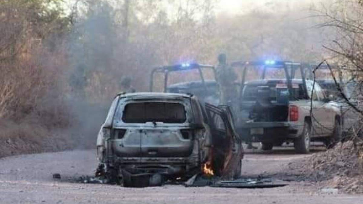 Al menos 11 muertos y seis vehículos asegurados, uno de ellos calcinado, fue el saldo de la refriega