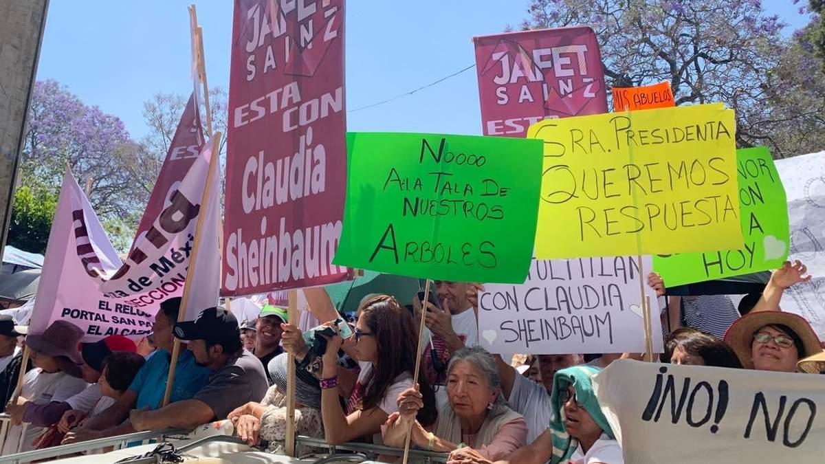 Manifestantes en el mitin de Claudia Sheinbaum en Tultitlán