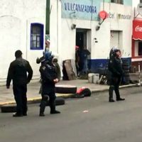 Mueren dos personas y detienen a cinco tras balacera en la CDMX