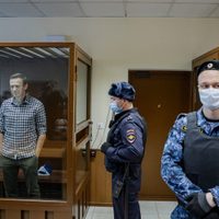 Alexei Navalny en estado crítico: fue trasladado a un hospital de emergencia