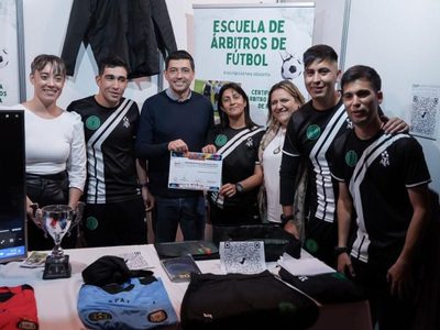 Koopmann visitó Expovocacional que este año convocó a más de 15 mil jóvenes