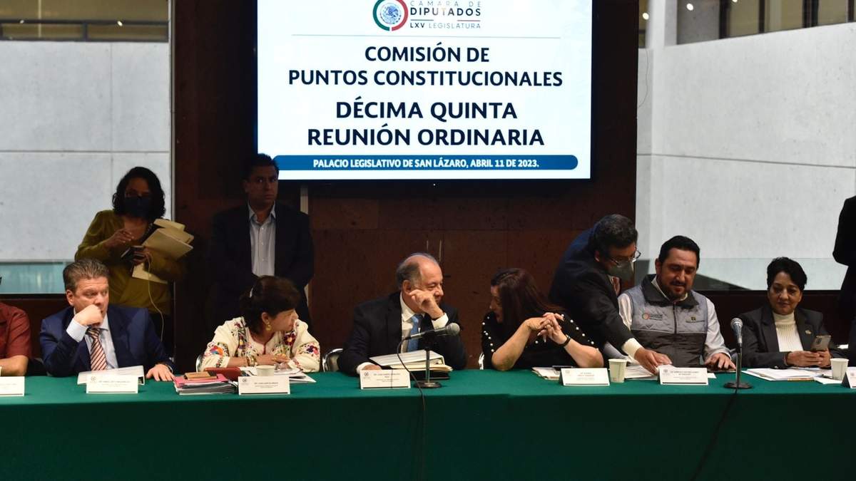 Reunión de la Comisión de Puntos Constitucionales que procesa la reforma al TEPJF