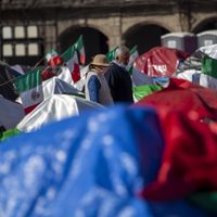 AMLO niega infiltración en el Frena: se dividieron, "no se desanimen", les dice