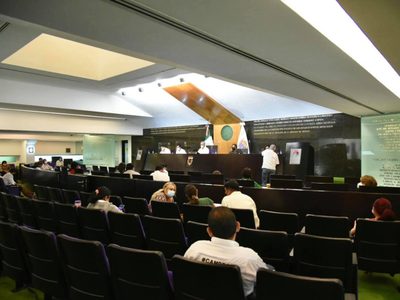 Congreso aprueba ley que reduce a 15 las secretarías en Campeche