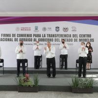 AMLO recomienda a Cuauhtémoc Blanco "no separarse del pueblo" ante "ataques"