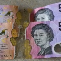 Australia elimina a la monarquía británica de sus billetes