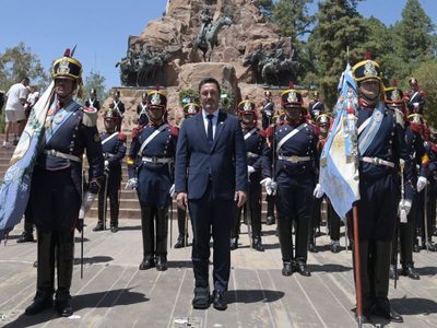 El oficialismo le vació el acto a Luis Petri en el Cerro de la Gloria