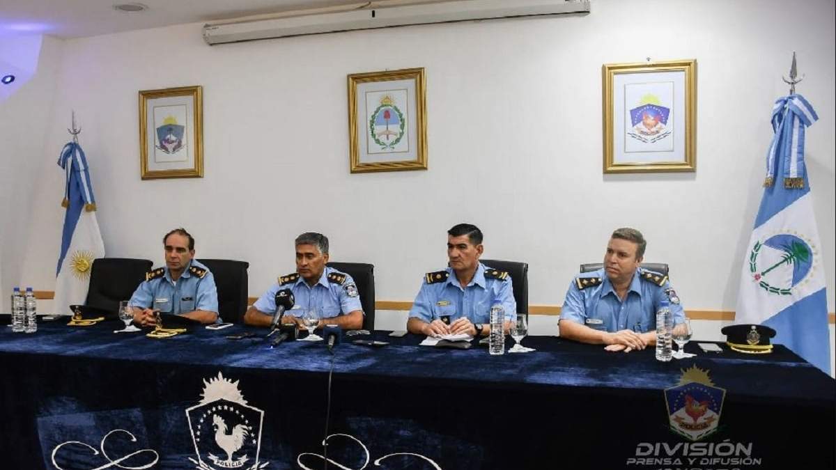 Autoridades policiales en la conferencia de prensa sobre operativos de seguridad. Fuente: (Policía de Neuquén)