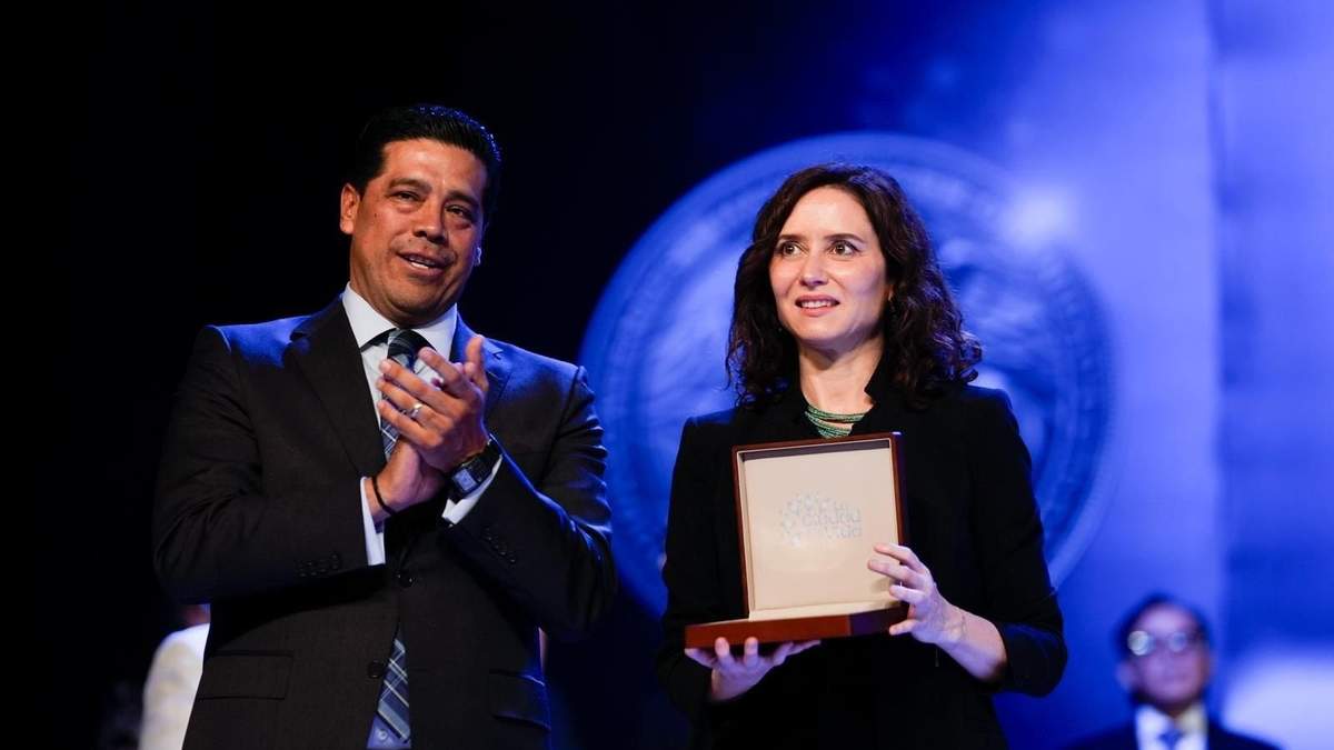 Isabel Díaz Ayuso recibió un homenaje en el Congreso de Aguascalientes