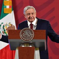 Los conservadores son machistas; nos crearon mala imagen en temas de género: AMLO