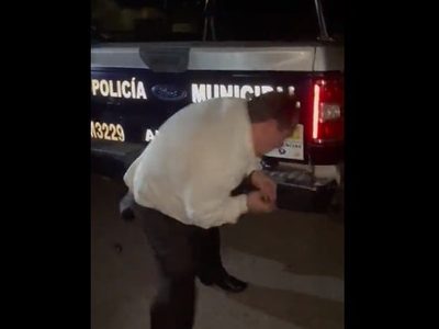 Abogado ebrio se golpea y acusa a policías de Ahome de abuso de autoridad (Video)