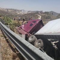 Fallecen siete personas tras volcadura en la autopista Chamapa-Lechería