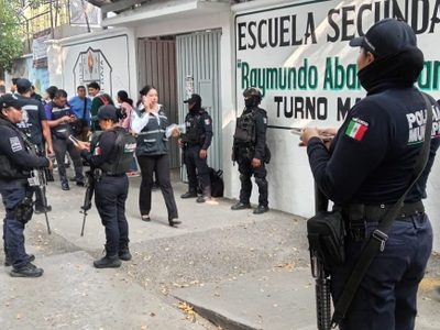 Evacuan a cerca de mil estudiantes de secundaria en Chilpancingo ante amenaza de ataque armado
